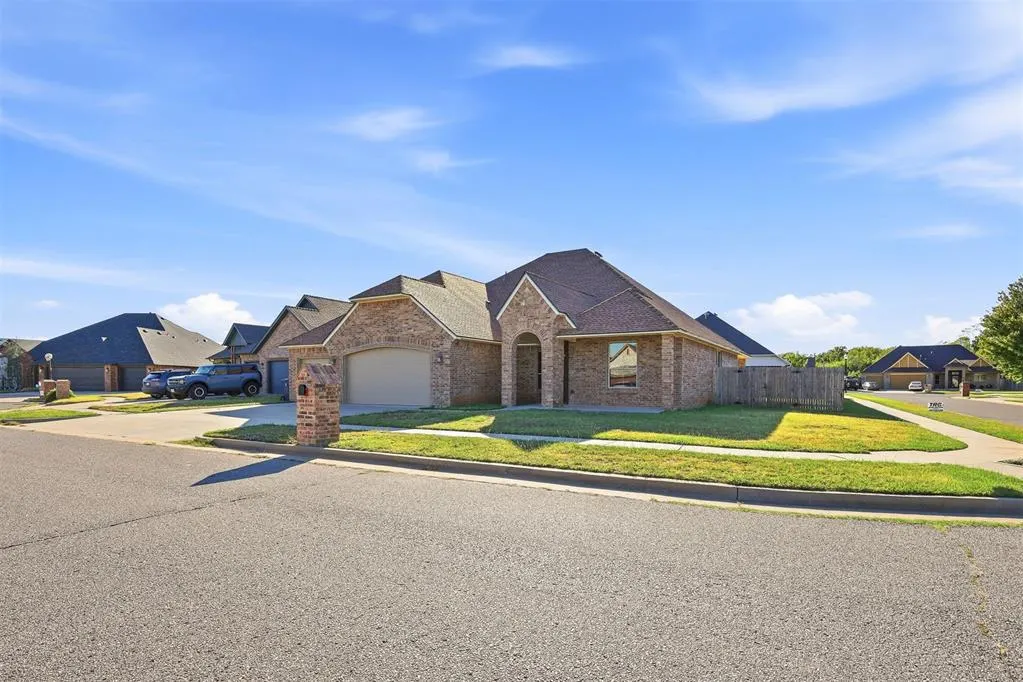 Front exterior — 5321 Shearwater Court, Oklahoma City, OK 73179