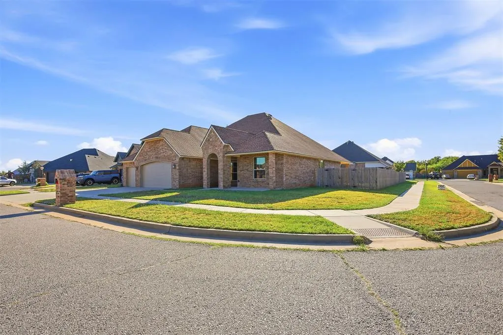 Photo 2 — 5321 Shearwater Court, Oklahoma City, OK 73179