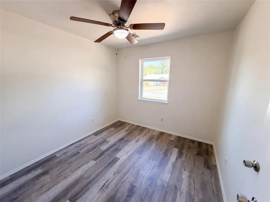 Photo 7 — 510 Holsey Drive, Noble, OK 73068