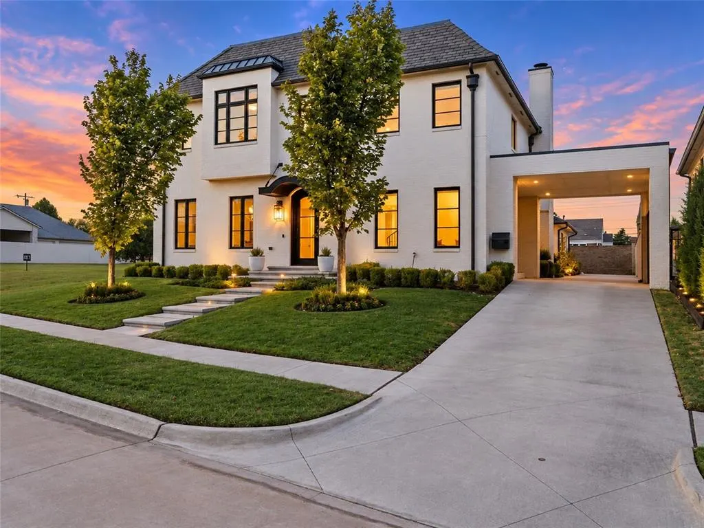 Photo 2 — 1115 Cumberland Court, Nichols Hills, OK 73116