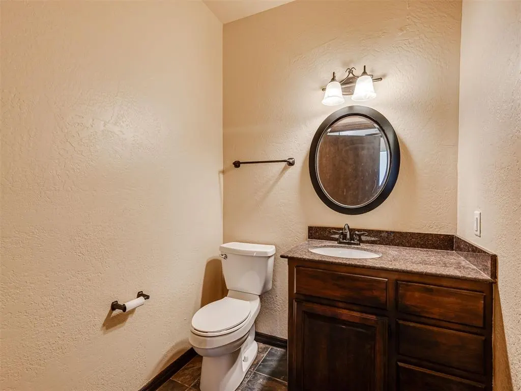 Photo 6 — 501 N Hogan Avenue, Guthrie, OK 73044