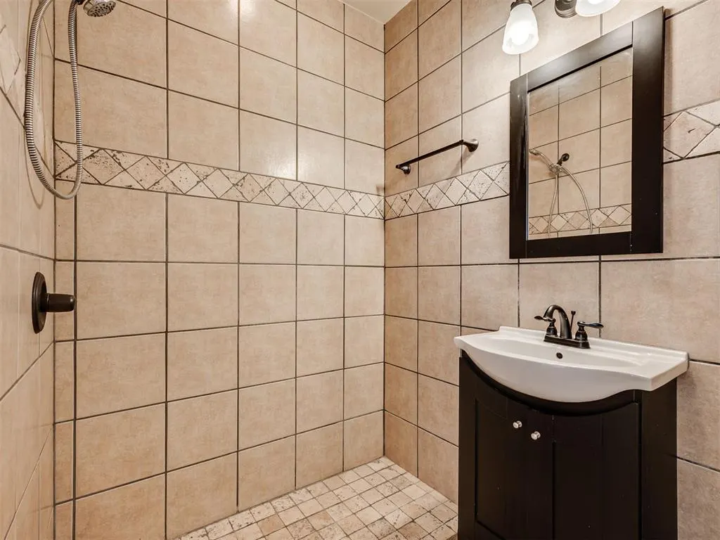 Photo 12 — 501 N Hogan Avenue, Guthrie, OK 73044