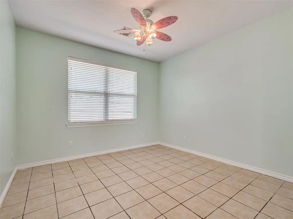 Photo 15 — 501 N Hogan Avenue, Guthrie, OK 73044