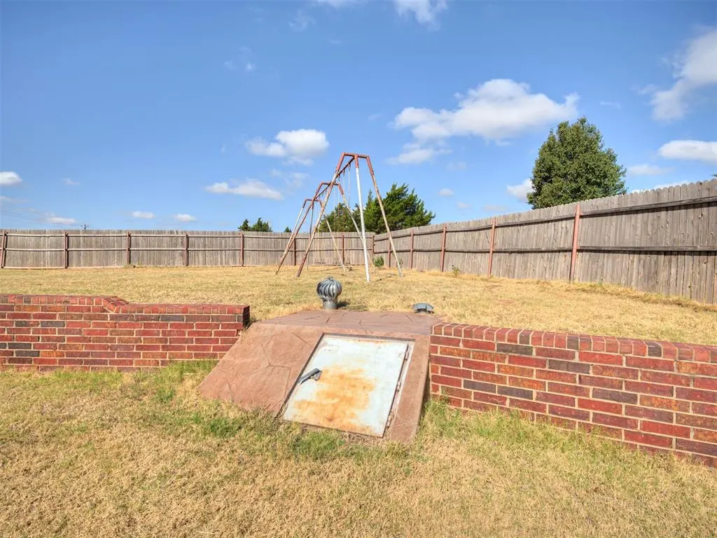 Photo 18 — 501 N Hogan Avenue, Guthrie, OK 73044