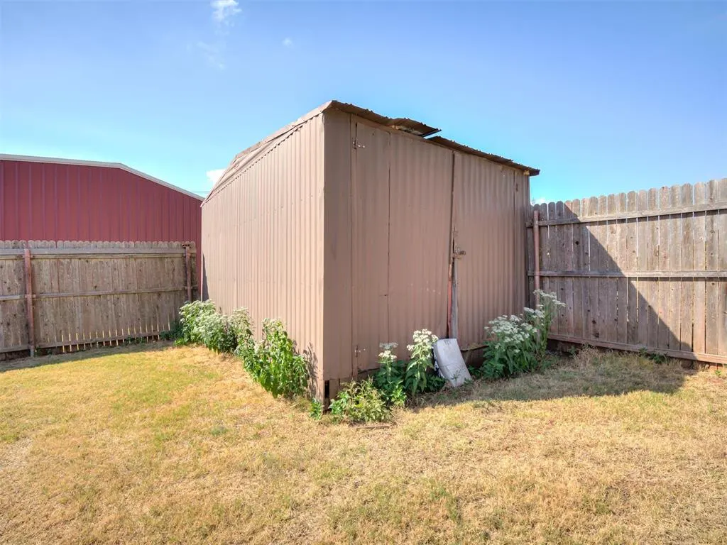 Photo 19 — 501 N Hogan Avenue, Guthrie, OK 73044