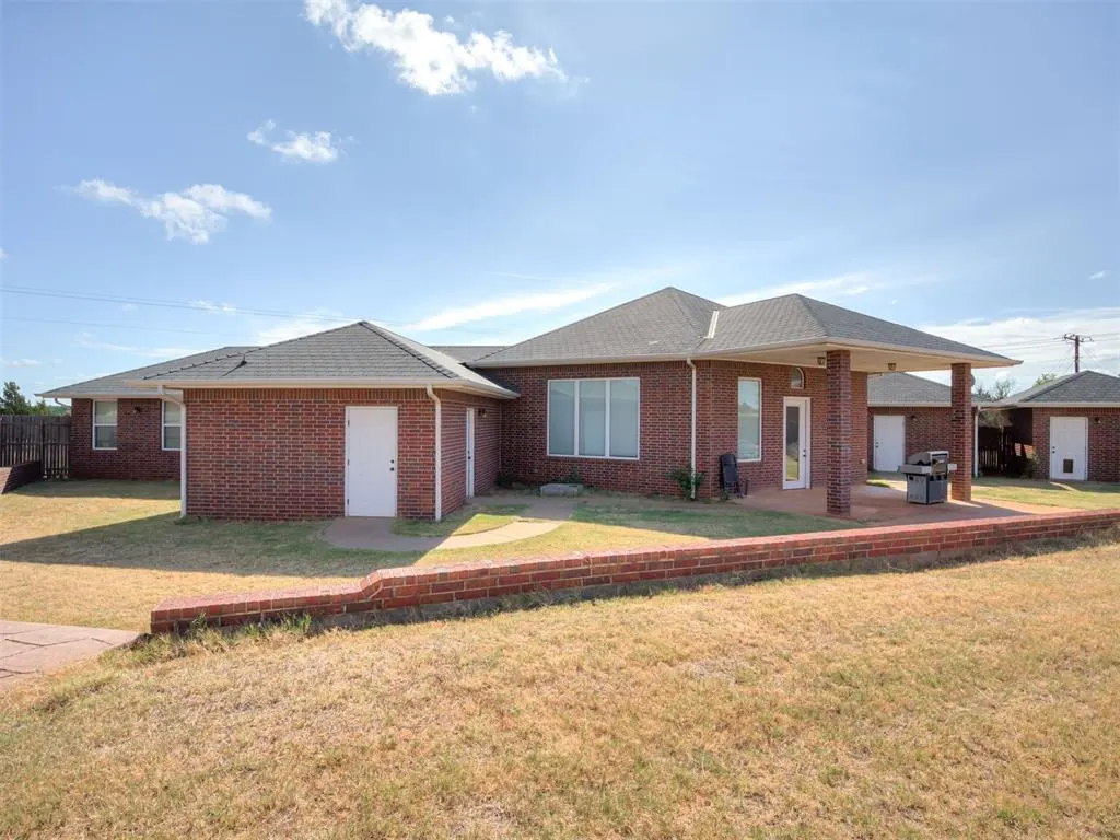 Photo 22 — 501 N Hogan Avenue, Guthrie, OK 73044