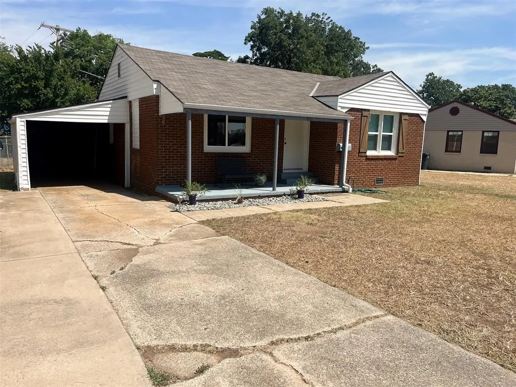 Photo 2 — 201 W Lockheed Drive, Midwest City, OK 73110