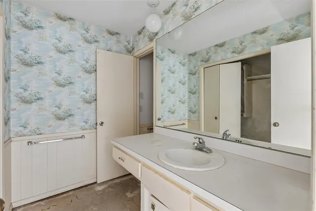 Photo 8 — 3708 NW 68th Street, Oklahoma City, OK 73116