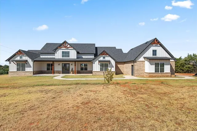 Photo 4 — 26551 Cypress Rd NW, Geary, OK 73040