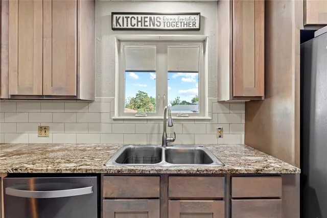 Photo 5 — 1225 N Indiana Street, Weatherford, OK 73096