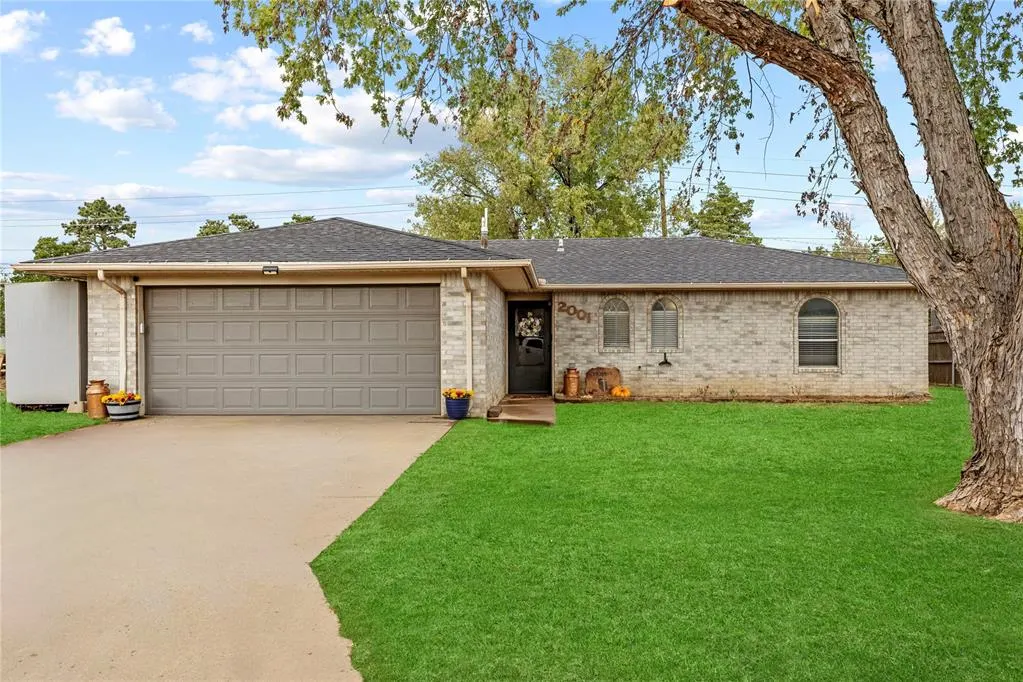 Front exterior — 2001 E Serenade Street, Weatherford, OK 73096