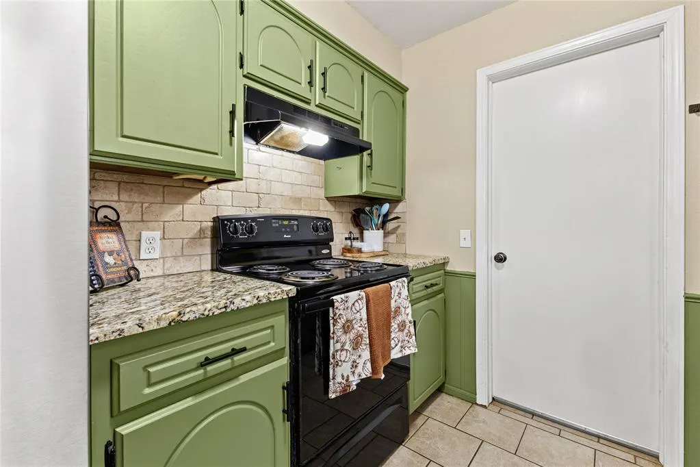 Photo 9 — 2001 E Serenade Street, Weatherford, OK 73096