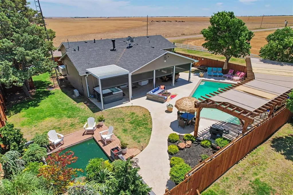 Photo 2 — 15785 N 1700 Road, Hollis, OK 73550