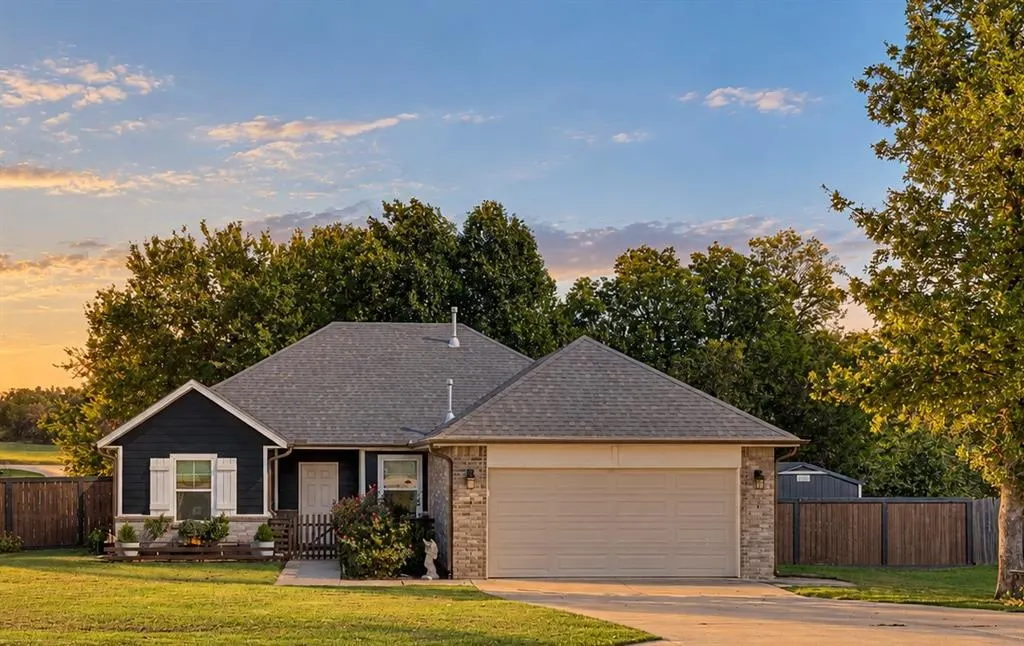 Front exterior — 11650 Cedar Street, Guthrie, OK 73044