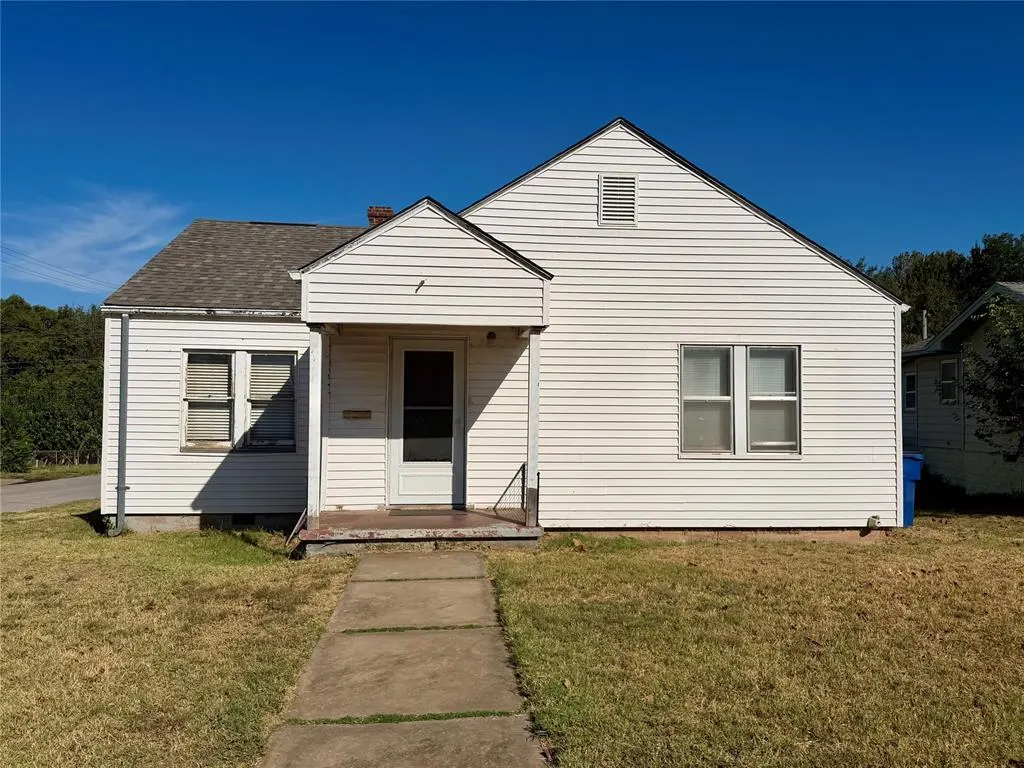 Front exterior — 1701 S 16th Street, Chickasha, OK 73018
