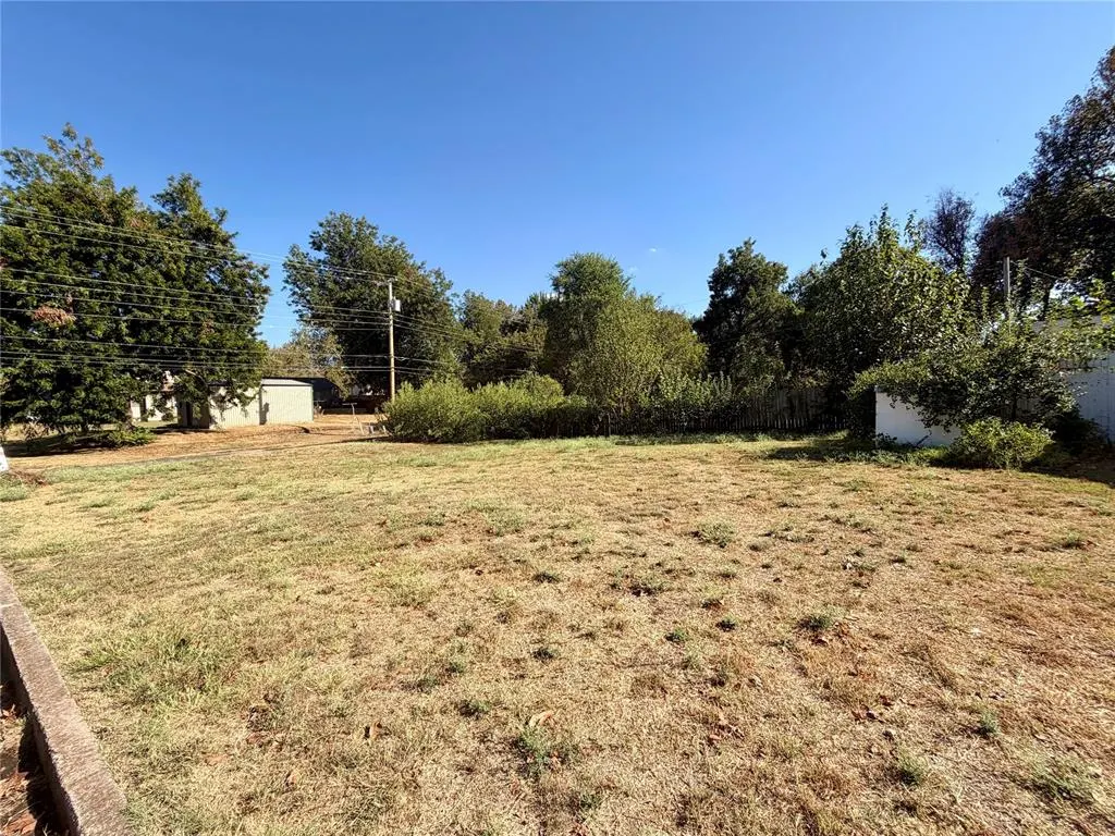 Photo 5 — 1701 S 16th Street, Chickasha, OK 73018