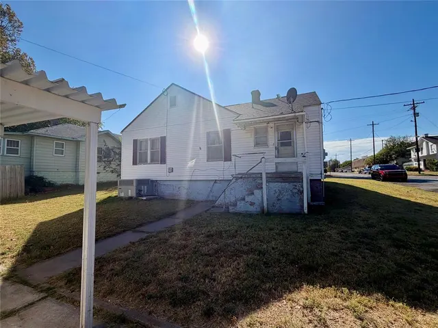 Photo 7 — 1701 S 16th Street, Chickasha, OK 73018