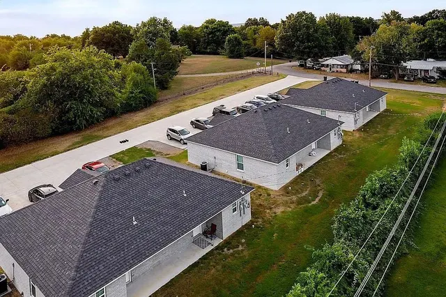 Photo 3 — 920 W Williams Avenue, Sallisaw, OK 74955