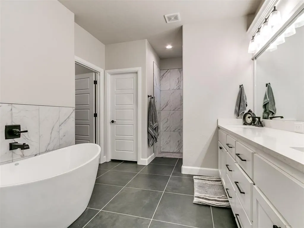 Photo 28 — 5704 Tiger Stone Drive, Mustang, OK 73064