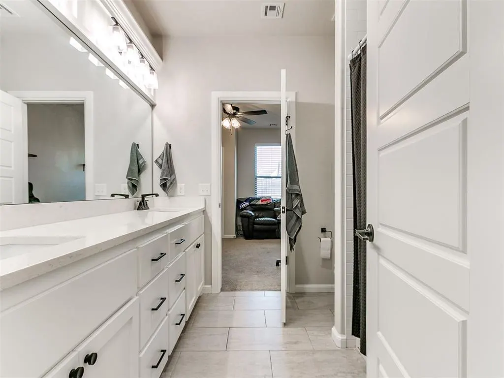 Photo 34 — 5704 Tiger Stone Drive, Mustang, OK 73064