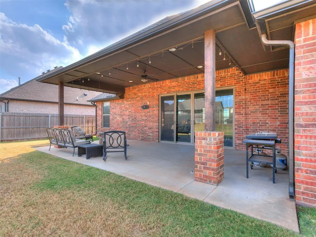 Photo 43 — 5704 Tiger Stone Drive, Mustang, OK 73064
