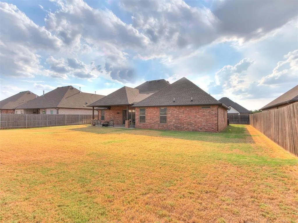 Photo 44 — 5704 Tiger Stone Drive, Mustang, OK 73064