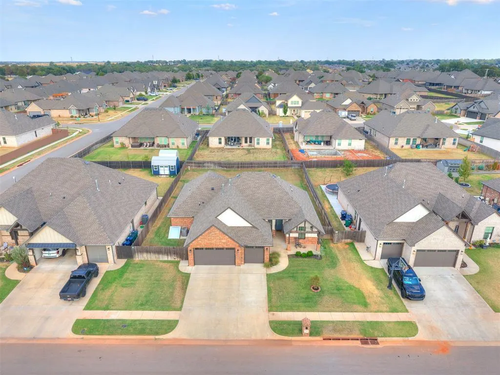 Photo 49 — 5704 Tiger Stone Drive, Mustang, OK 73064