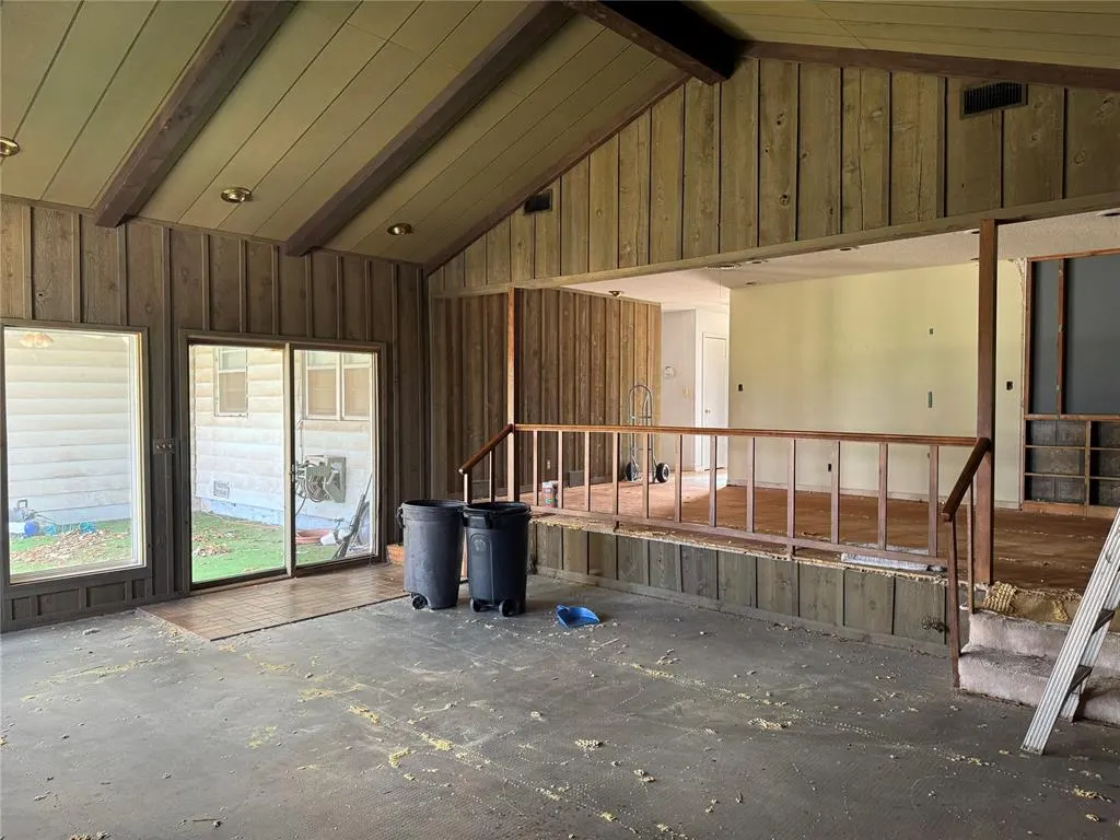 Photo 4 — 518 Lakeside Drive, Altus, OK 73521