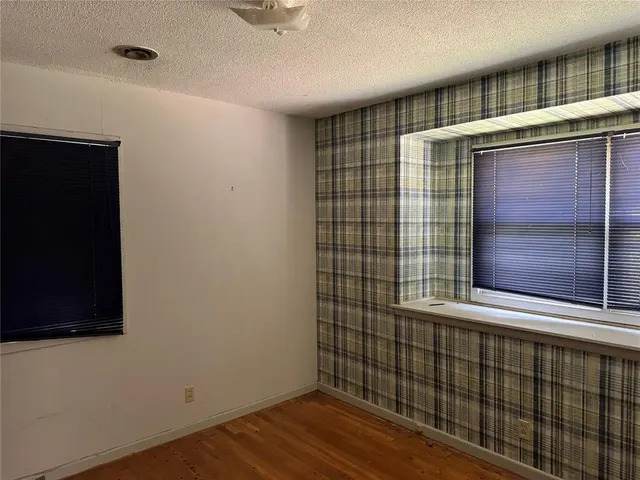 Photo 6 — 518 Lakeside Drive, Altus, OK 73521