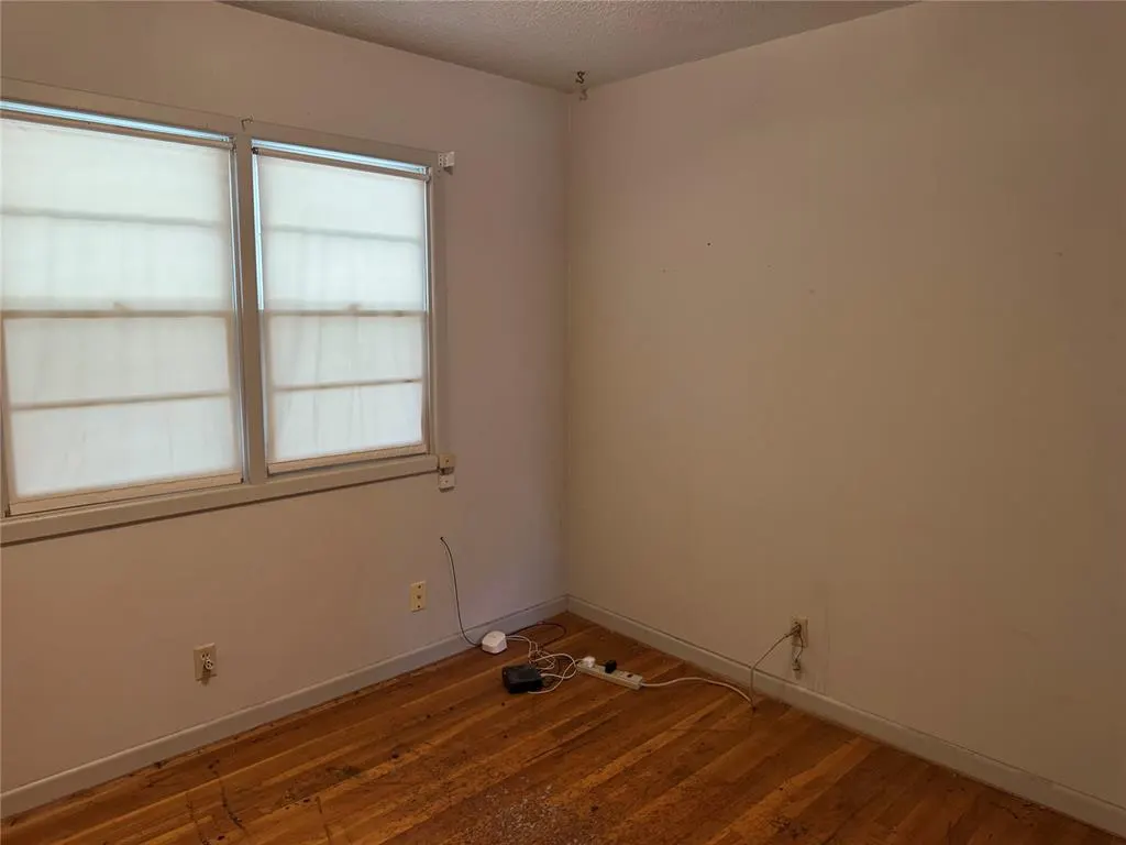 Photo 10 — 518 Lakeside Drive, Altus, OK 73521