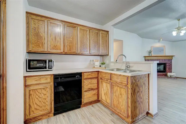 Photo 8 — 10301 Plymouth Court, Oklahoma City, OK 73159
