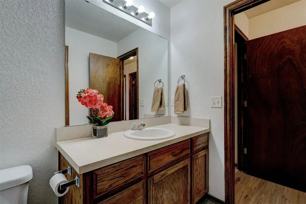 Photo 20 — 10301 Plymouth Court, Oklahoma City, OK 73159
