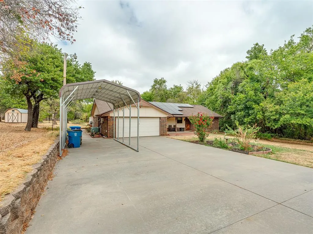 Photo 2 — 710 Deano Dr, Tuttle, OK 73089