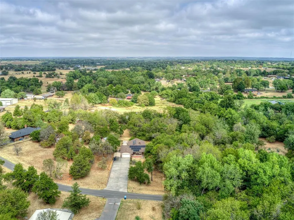 Photo 3 — 710 Deano Dr, Tuttle, OK 73089
