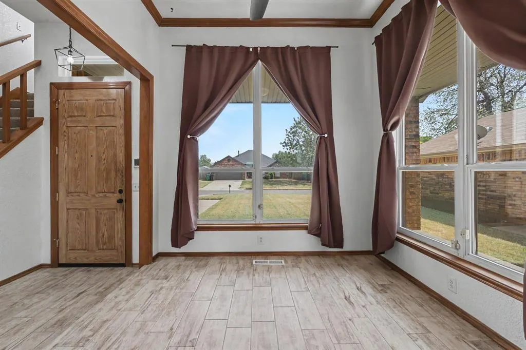 Photo 2 — 9301 Buttonwood Avenue, Moore, OK 73160