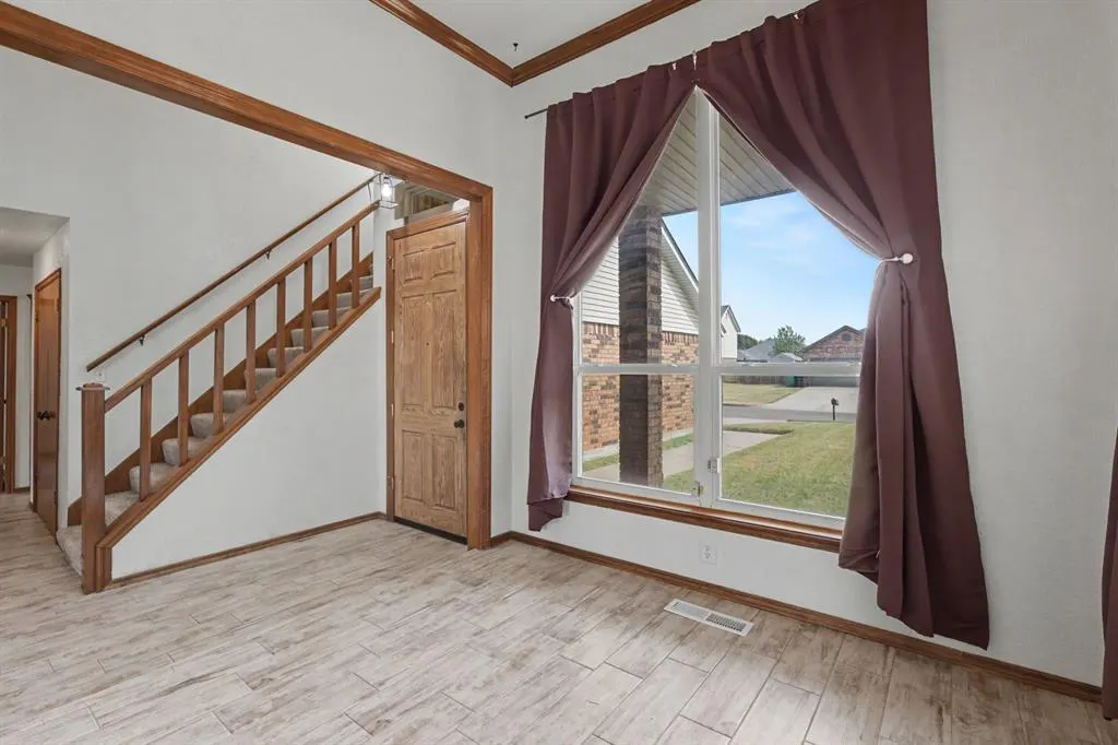 Photo 3 — 9301 Buttonwood Avenue, Moore, OK 73160