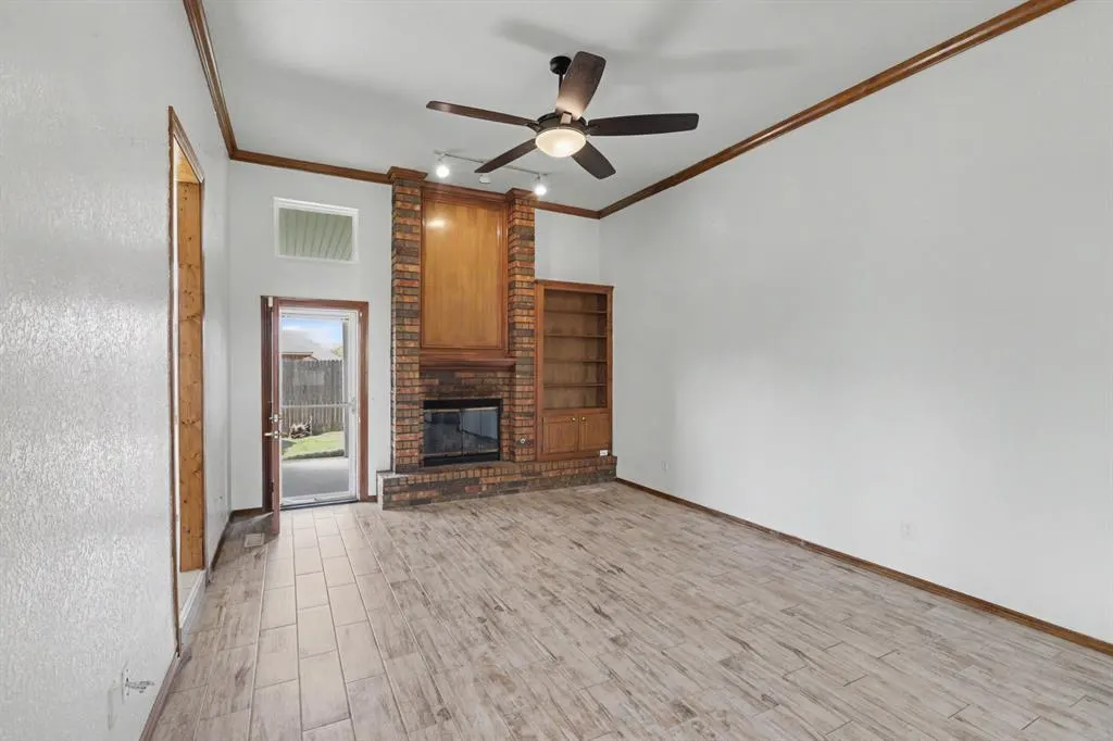 Photo 5 — 9301 Buttonwood Avenue, Moore, OK 73160