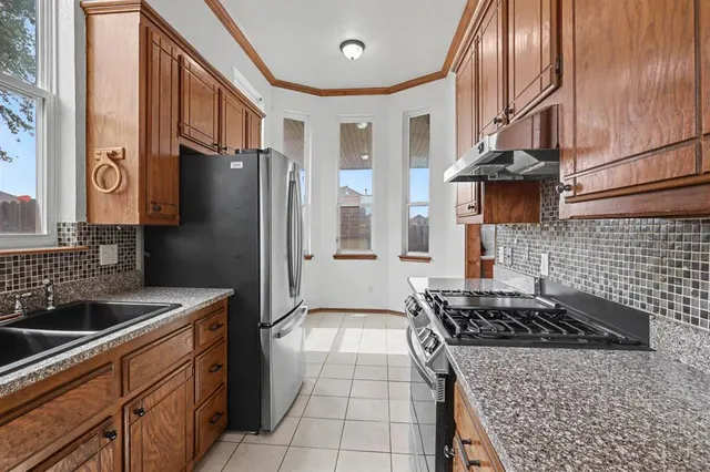 Photo 7 — 9301 Buttonwood Avenue, Moore, OK 73160