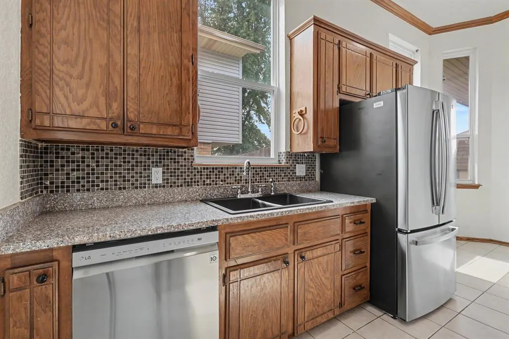 Photo 9 — 9301 Buttonwood Avenue, Moore, OK 73160