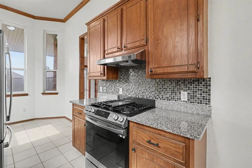 Photo 10 — 9301 Buttonwood Avenue, Moore, OK 73160