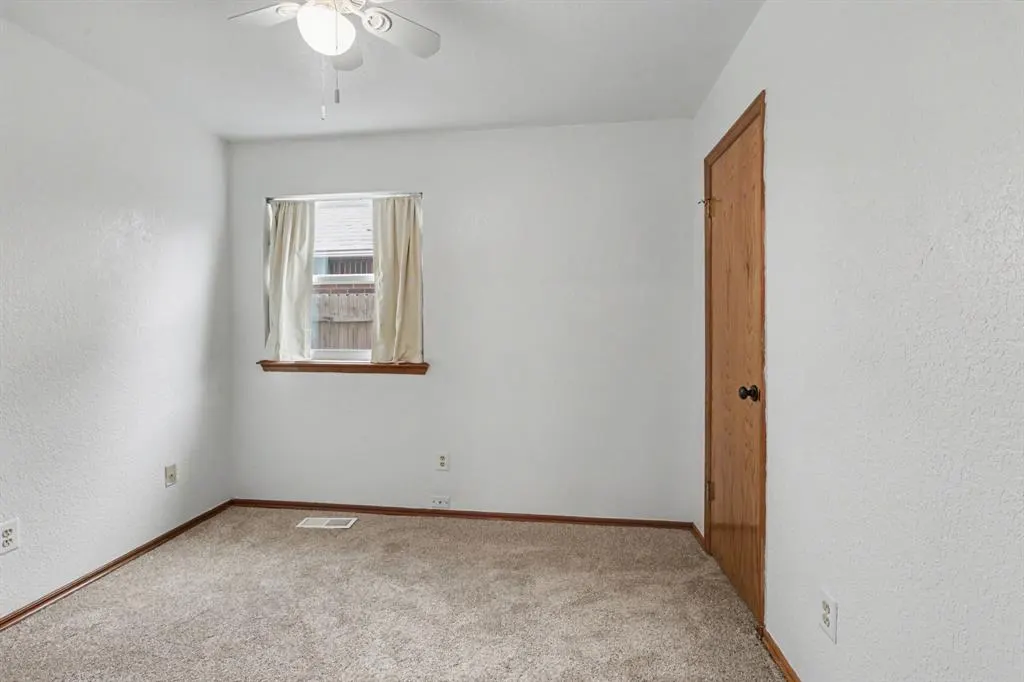 Photo 17 — 9301 Buttonwood Avenue, Moore, OK 73160