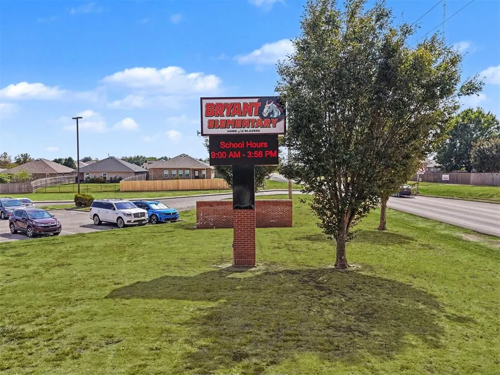Photo 33 — 9301 Buttonwood Avenue, Moore, OK 73160