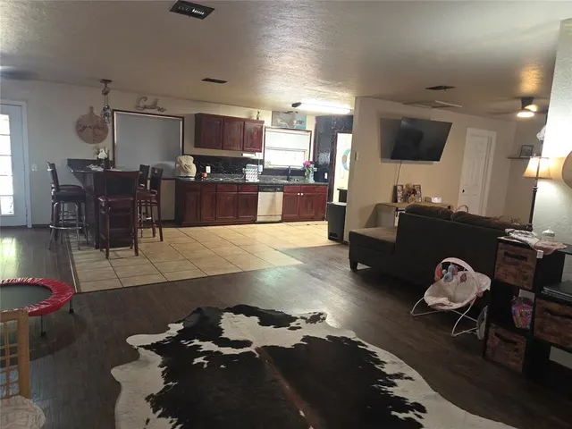 Photo 2 — 205 Mark Avenue, Paoli, OK 73074