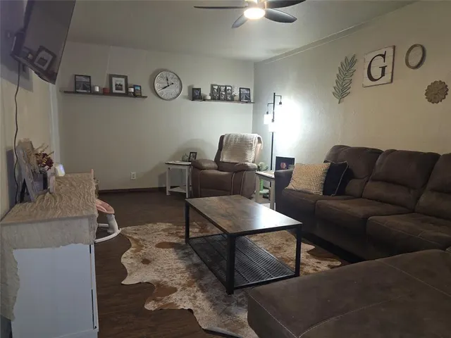 Photo 3 — 205 Mark Avenue, Paoli, OK 73074