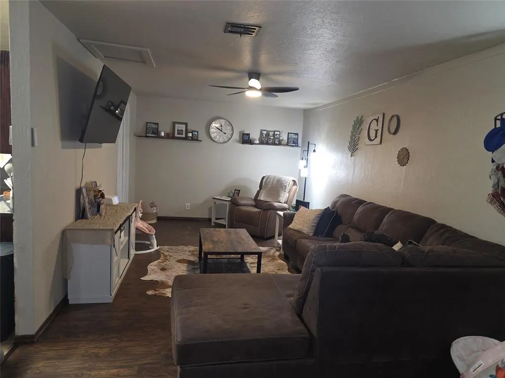 Photo 4 — 205 Mark Avenue, Paoli, OK 73074