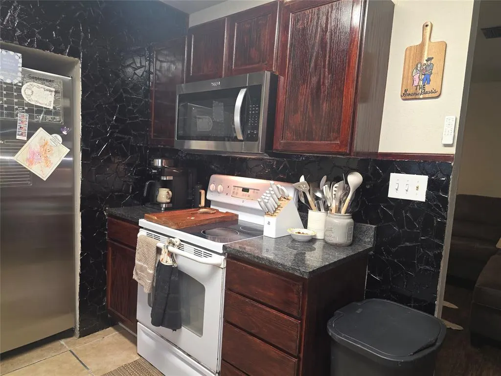 Photo 6 — 205 Mark Avenue, Paoli, OK 73074