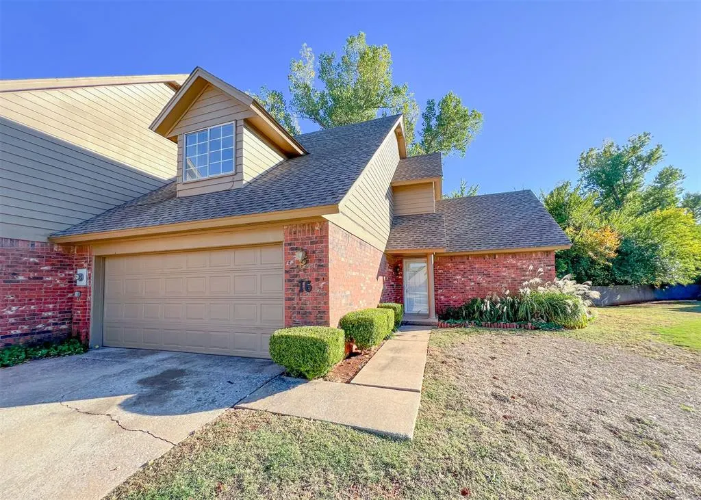 Front exterior — 16 Coventry Court, Edmond, OK 73012