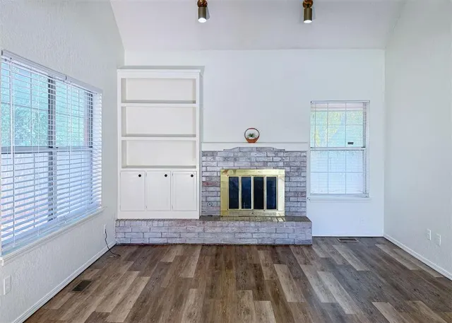 Photo 2 — 16 Coventry Court, Edmond, OK 73012