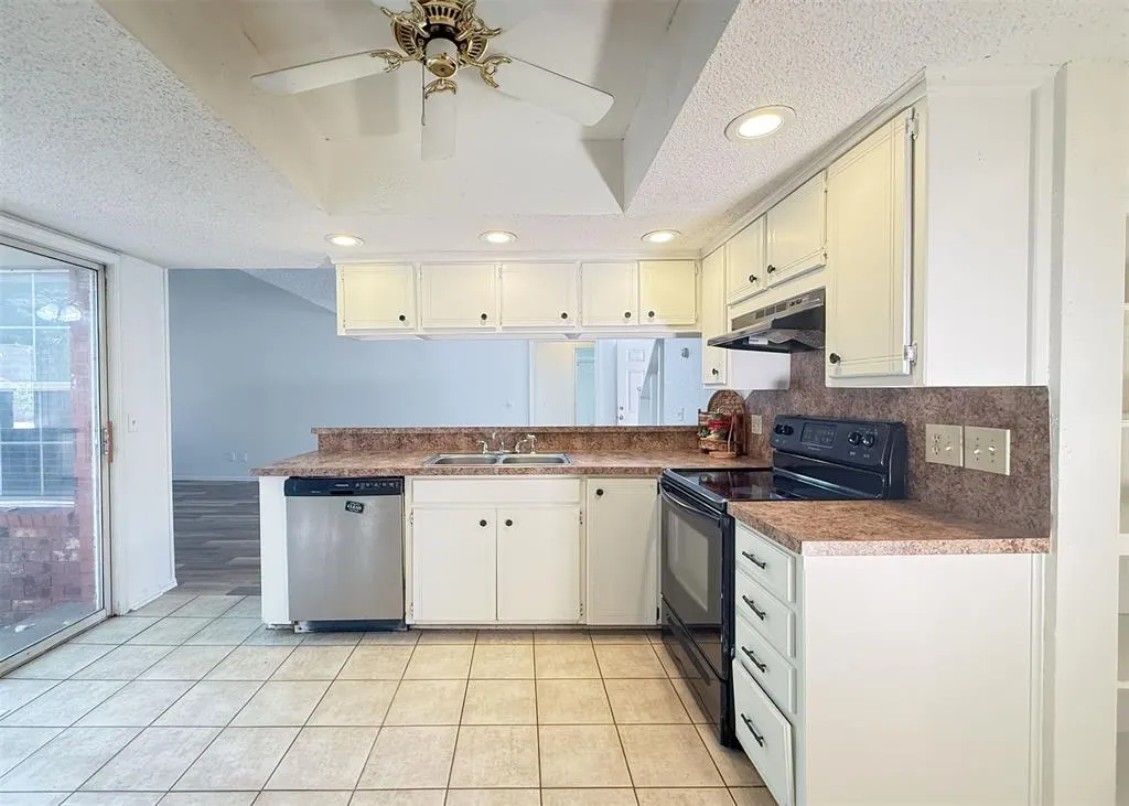 Photo 7 — 16 Coventry Court, Edmond, OK 73012