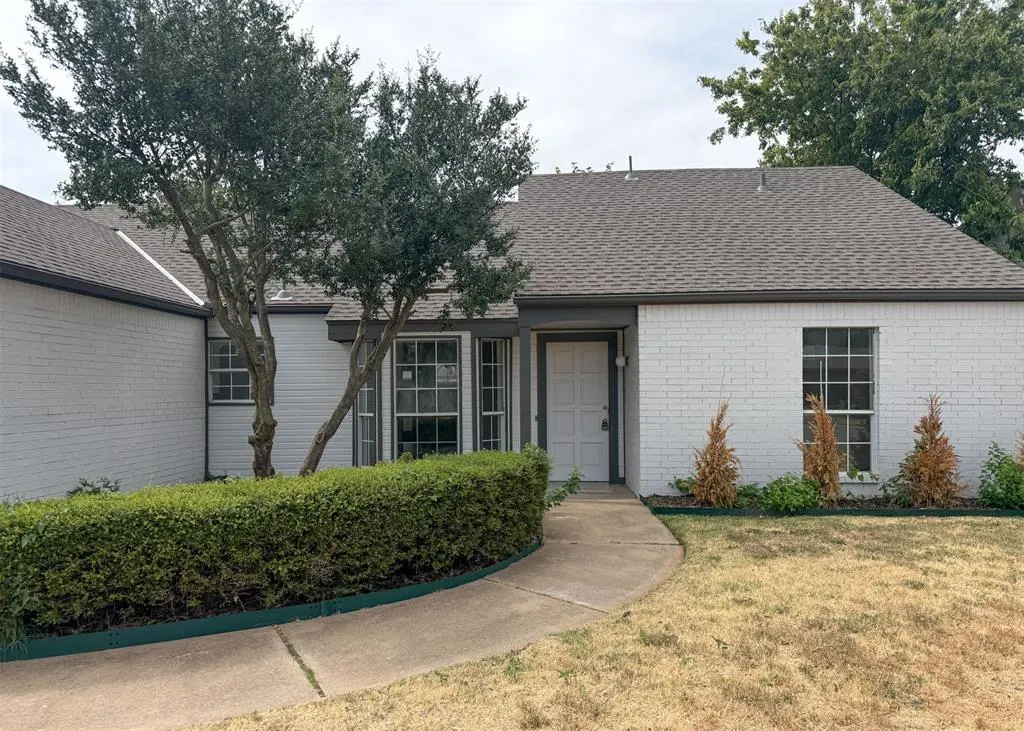 Photo 2 — 117 N Grand Fork Drive, Edmond, OK 73003